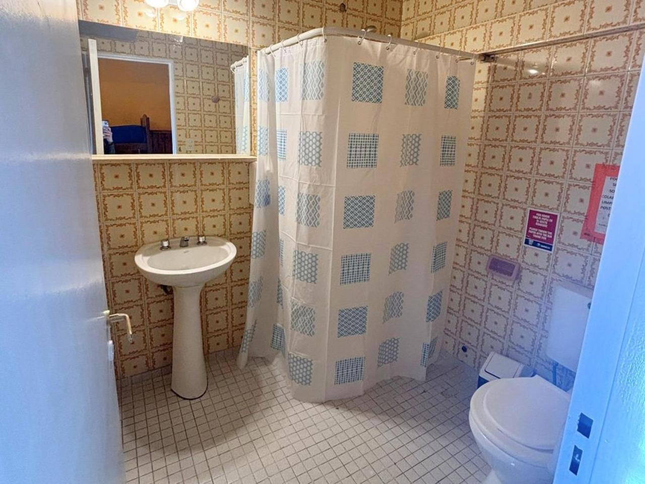 Habitación Doble con baño compartido - 2 camas
